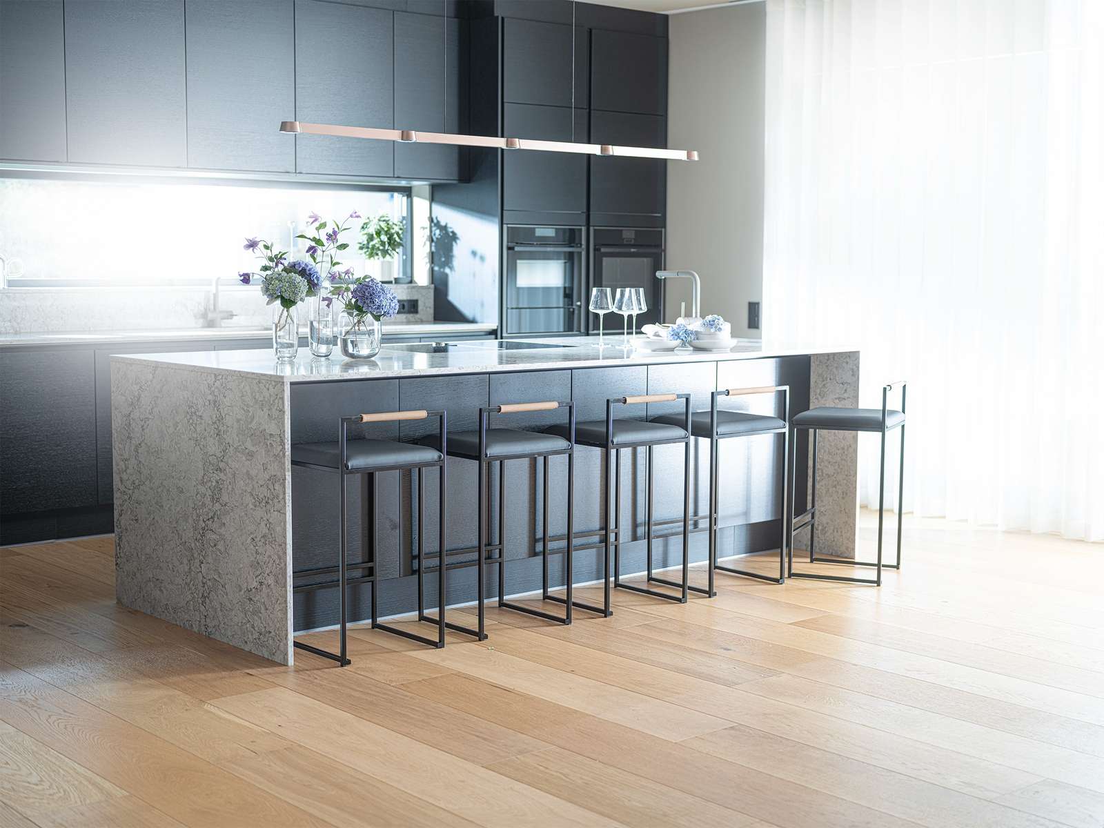 Binh 1 Indoor LifeStyle 1