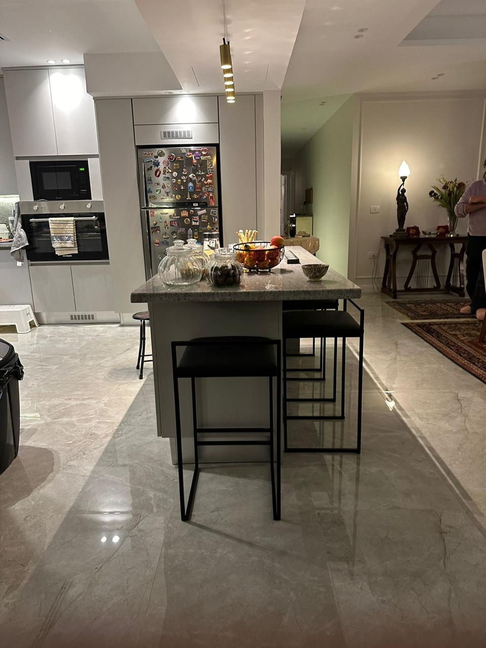 Binh 1 Indoor Lifestyle 4