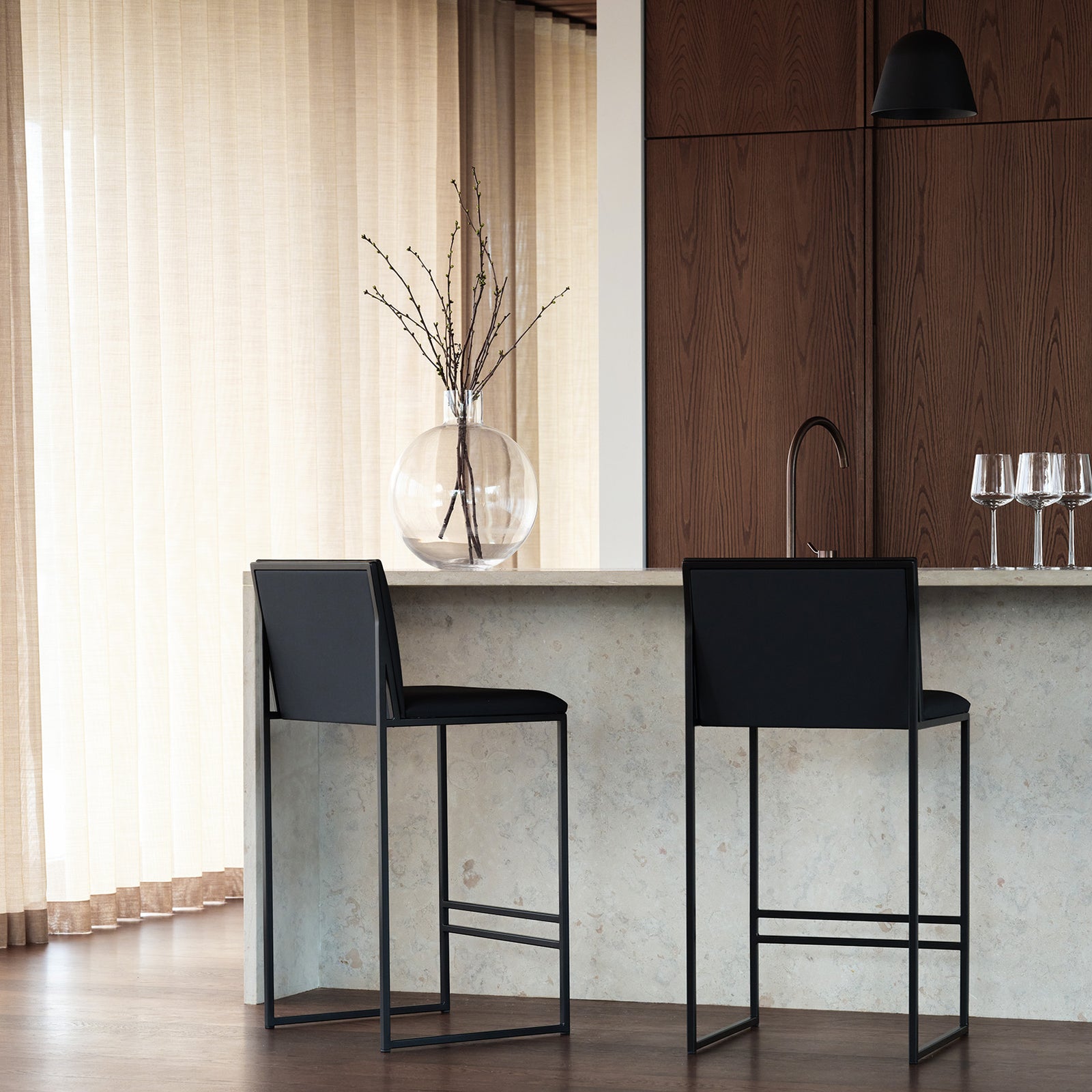 Binh 2 Indoor Lifestyle 1